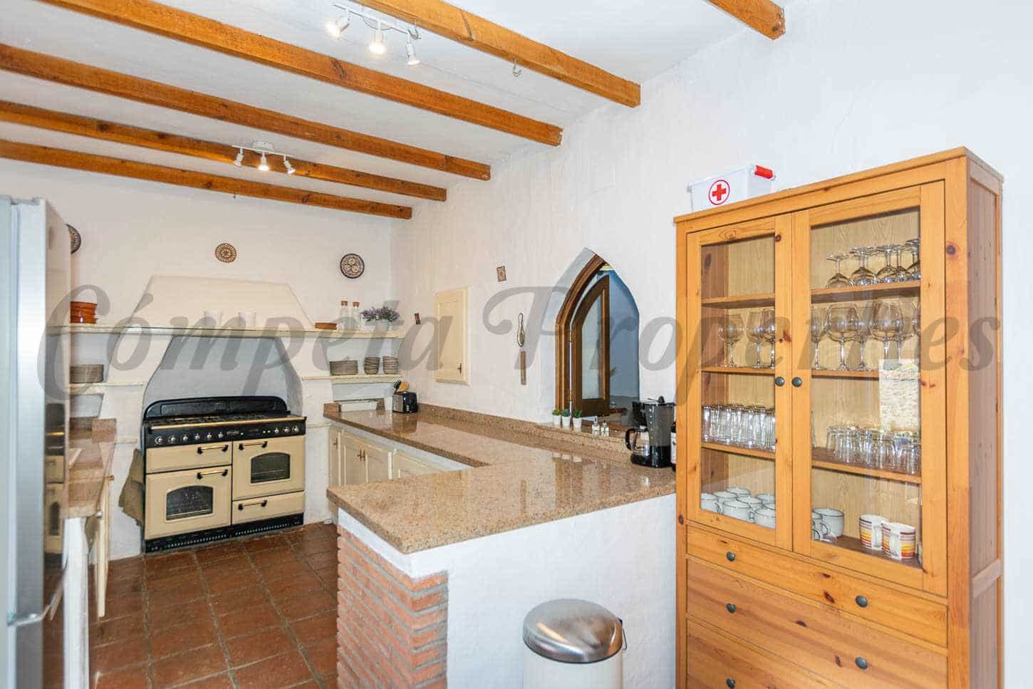 Finca/Casa Rural de 4 habitaciones en Cómpeta en venta con piscina - 549.000 € (Ref: 9973806)