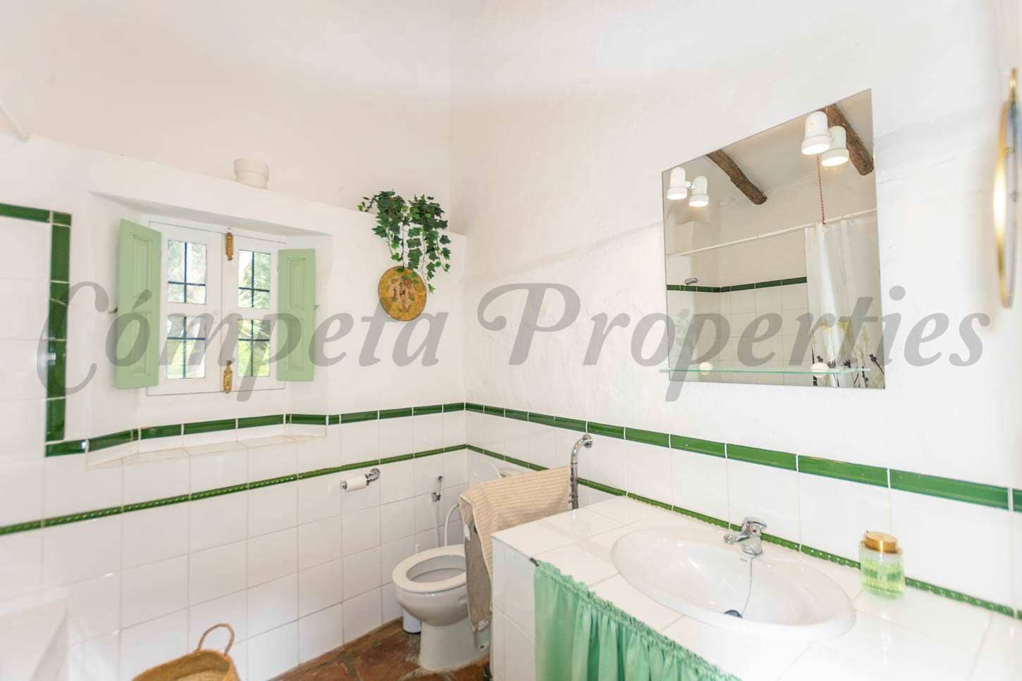 Finca/Casa Rural de 4 habitaciones en Cómpeta en venta con piscina - 549.000 € (Ref: 9973806)