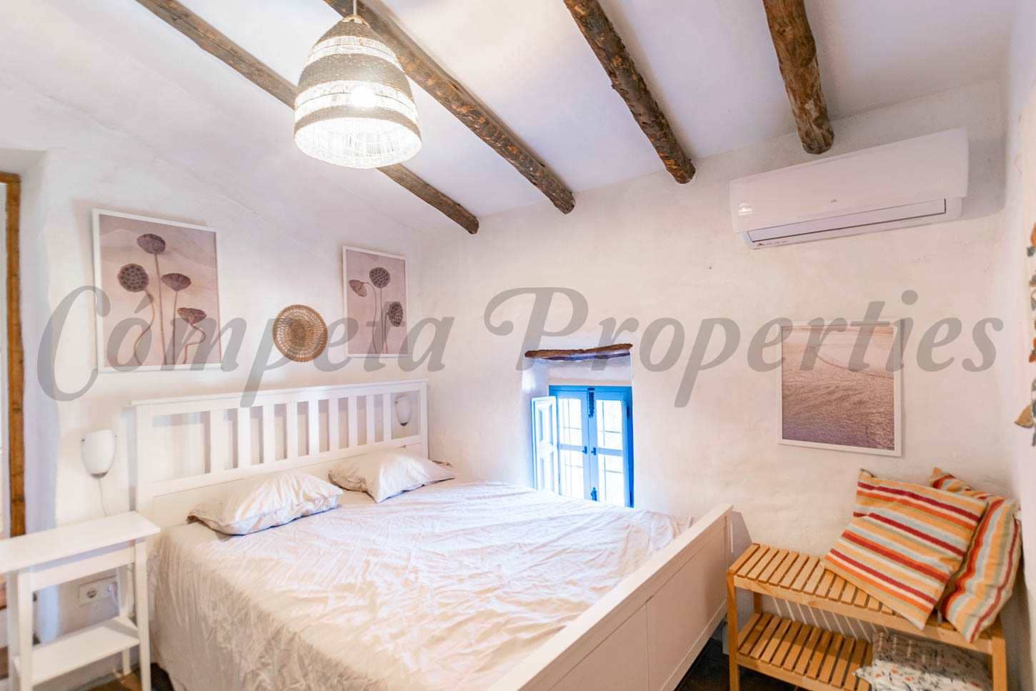 Finca/Casa Rural de 4 habitaciones en Cómpeta en venta con piscina - 549.000 € (Ref: 9973806)