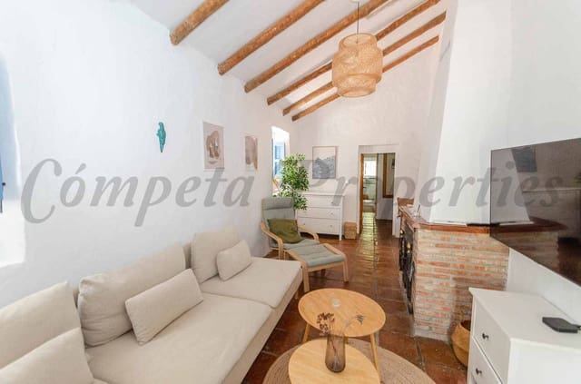 Finca/Casa Rural de 4 habitaciones en Cómpeta en venta con piscina - 549.999 € (Ref: 9973806)
