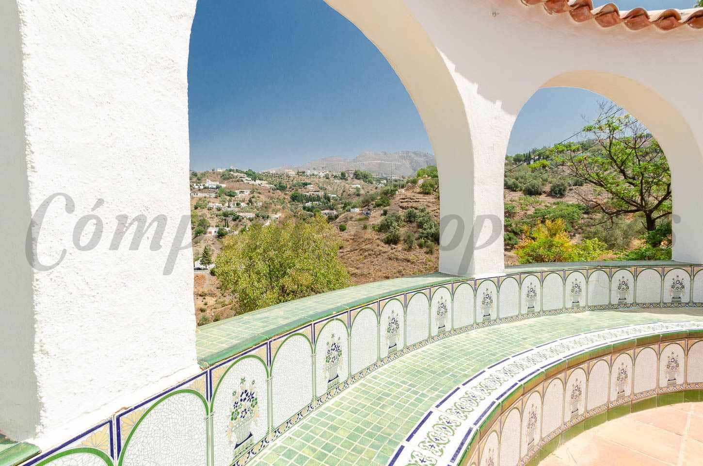 4 bedroom Finca/Country House for sale in Competa with pool - € 549,999 (Ref: 9973806)