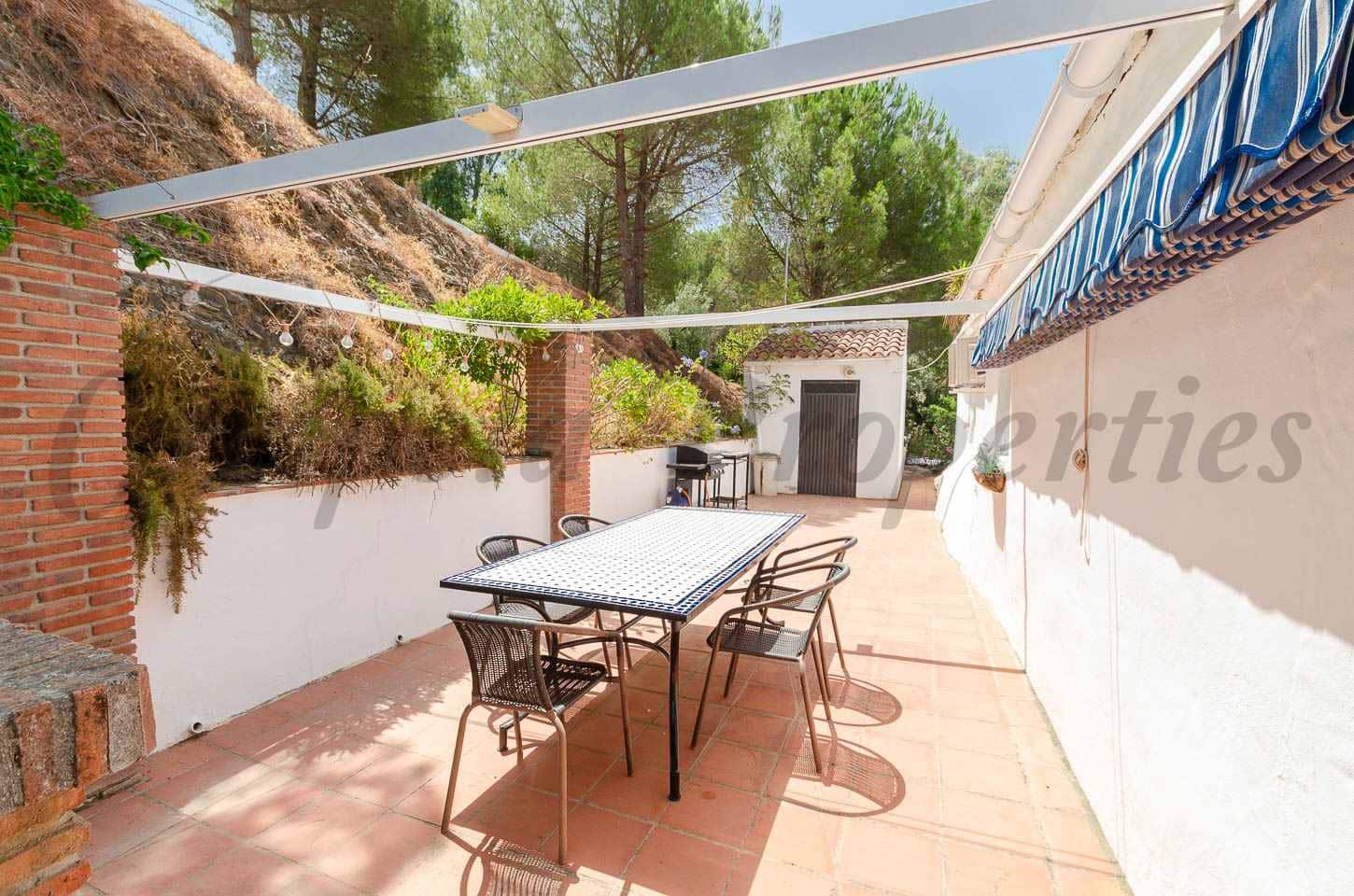 4 bedroom Finca/Country House for sale in Competa with pool - € 549,999 (Ref: 9973806)