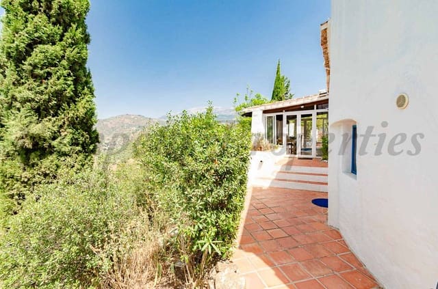 Finca/Casa Rural de 4 habitaciones en Cómpeta en venta con piscina - 549.999 € (Ref: 9973806)