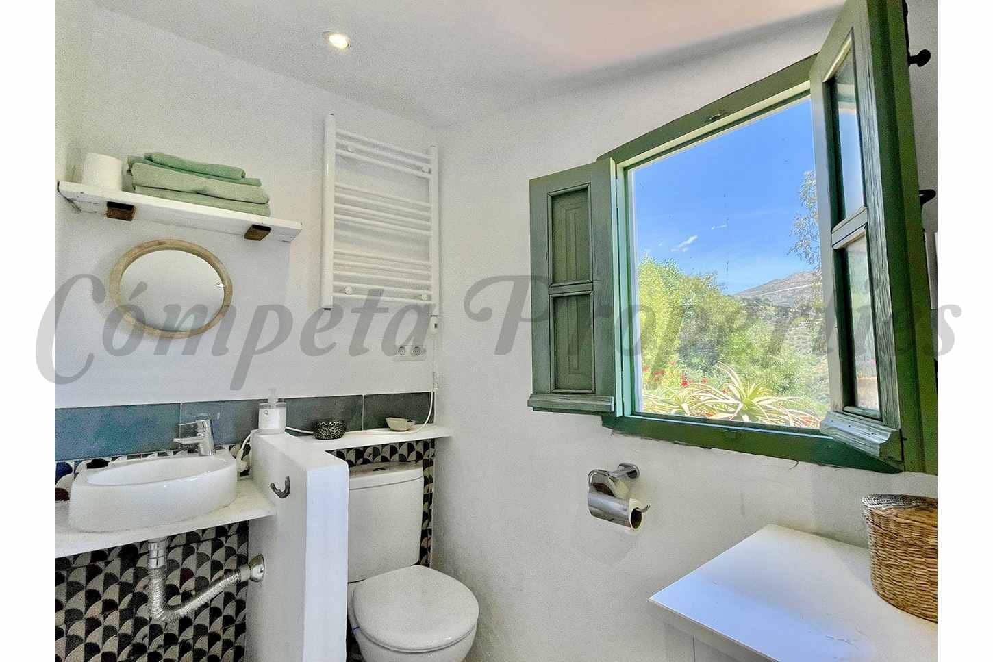Finca/Casa Rural de 2 habitaciones en Cómpeta en venta con piscina - 415.000 € (Ref: 9974357)