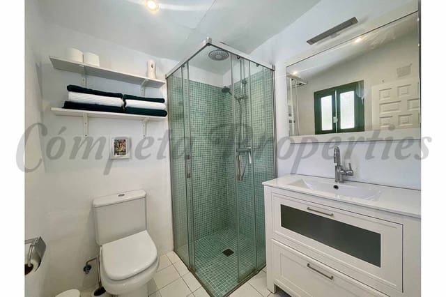 Finca/Casa Rural de 2 habitaciones en Cómpeta en venta con piscina - 415.000 € (Ref: 9974357)