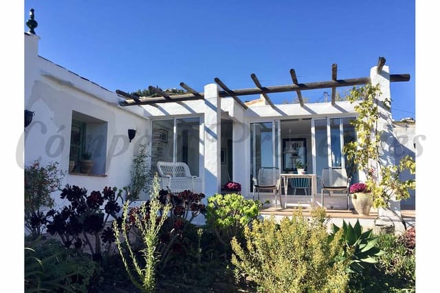 Finca/Casa Rural de 2 habitaciones en Cómpeta en venta con piscina - 415.000 € (Ref: 9974357)