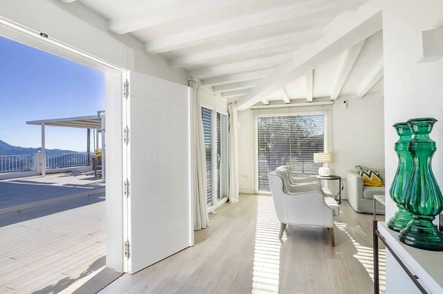 4 soverom Finca/Herregård til salgs i Cómpeta med svømmebasseng garasje - € 575 000 (Ref: 9981362)