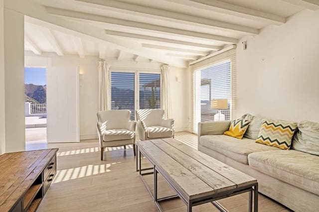 4 soverom Finca/Herregård til salgs i Cómpeta med svømmebasseng garasje - € 575 000 (Ref: 9981362)
