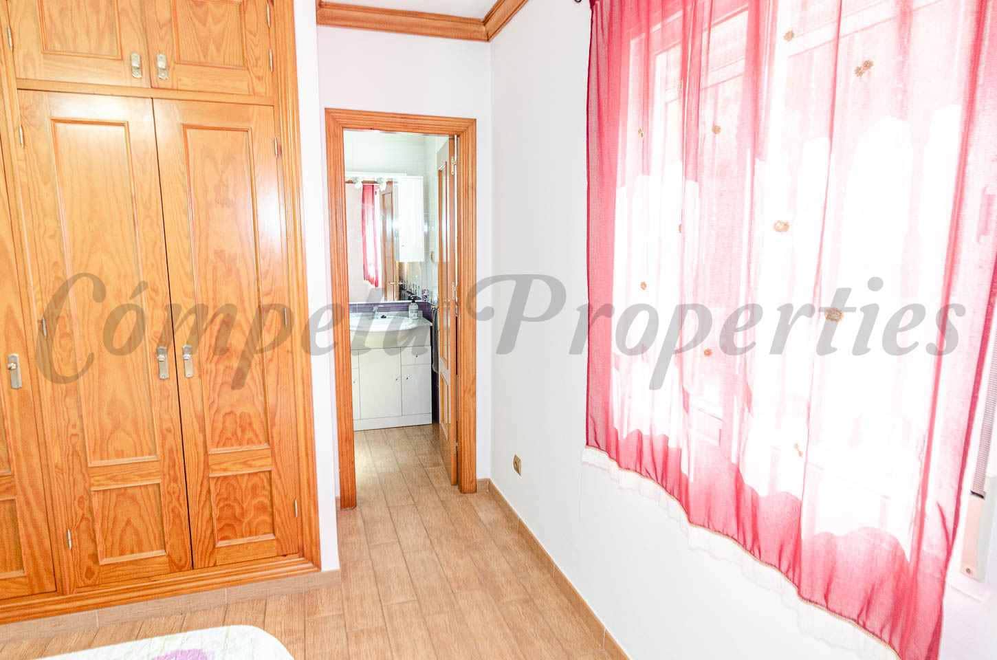 3 quarto Moradia para arrendar em Competa com piscina - 1 500 € (Ref: 9983334)