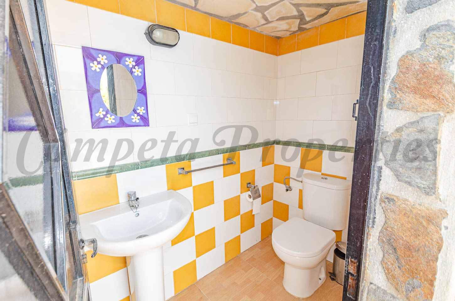 3 quarto Moradia para arrendar em Competa com piscina - 1 500 € (Ref: 9983334)