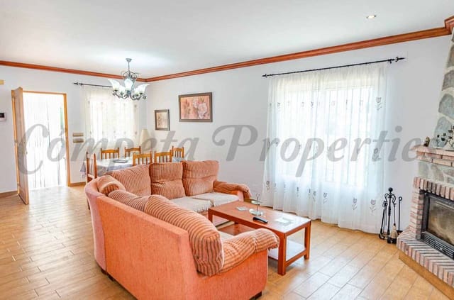 3 quarto Moradia para arrendar em Cómpeta com piscina - 1 500 € (Ref: 9983334)