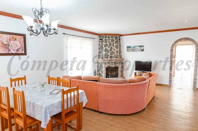 3 quarto Moradia para arrendar em Cómpeta com piscina - 1 500 € (Ref: 9983334)