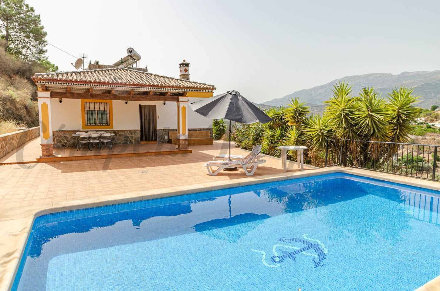 3 quarto Moradia para arrendar em Competa com piscina - 1 500 € (Ref: 9983334)