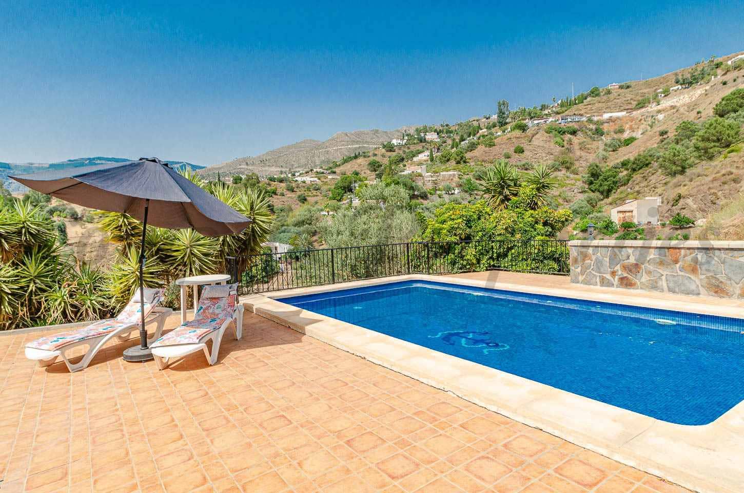 3 quarto Moradia para arrendar em Competa com piscina - 1 500 € (Ref: 9983334)