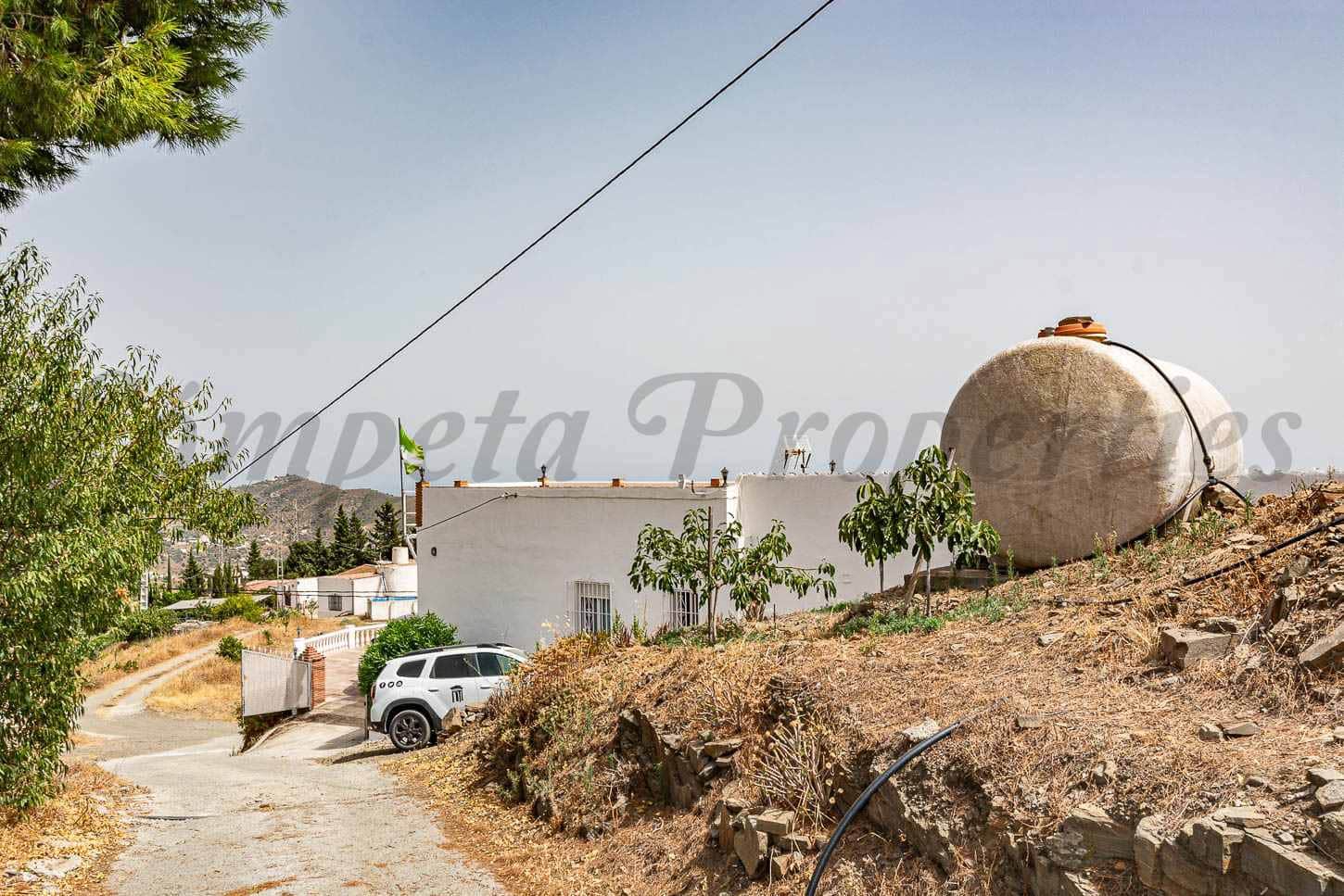 3 bedroom Finca/Country House for sale in Torrox with pool garage - € 290,500 (Ref: 9983339)