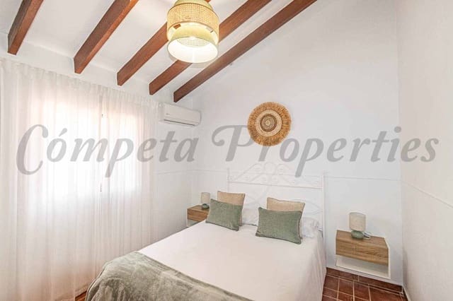 2 soverom Finca/Herregård til leie i Torrox med svømmebasseng garasje - € 1 500 (Ref: 9985871)