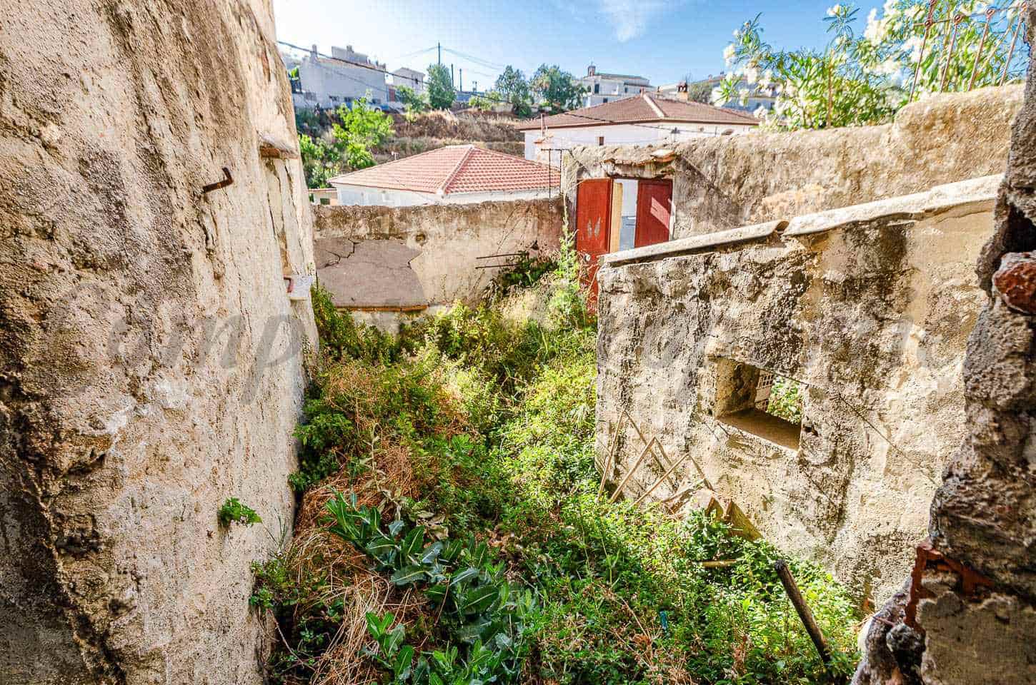 Casa en Sedella en venta - 65.500 € (Ref: 9989306)