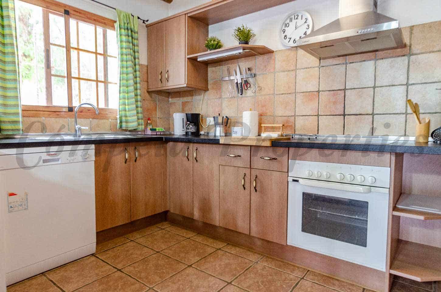 Finca/Maison de Campagne de 3 chambres à louer à Competa avec piscine garage - 1 300 € (Ref: 9993620)