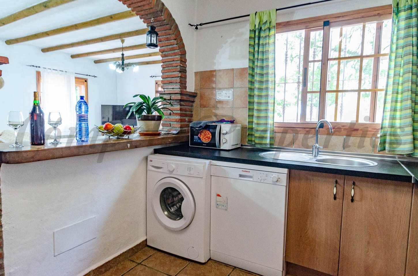 Finca/Maison de Campagne de 3 chambres à louer à Competa avec piscine garage - 1 300 € (Ref: 9993620)