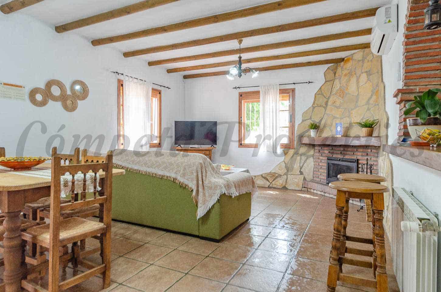 Finca/Maison de Campagne de 3 chambres à louer à Competa avec piscine garage - 1 300 € (Ref: 9993620)