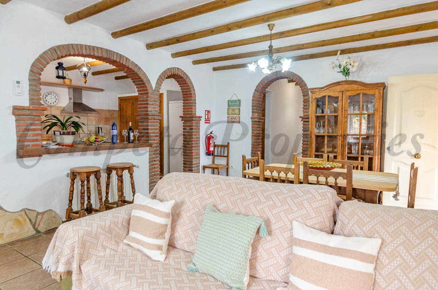 Finca/Maison de Campagne de 3 chambres à louer à Competa avec piscine garage - 1 300 € (Ref: 9993620)