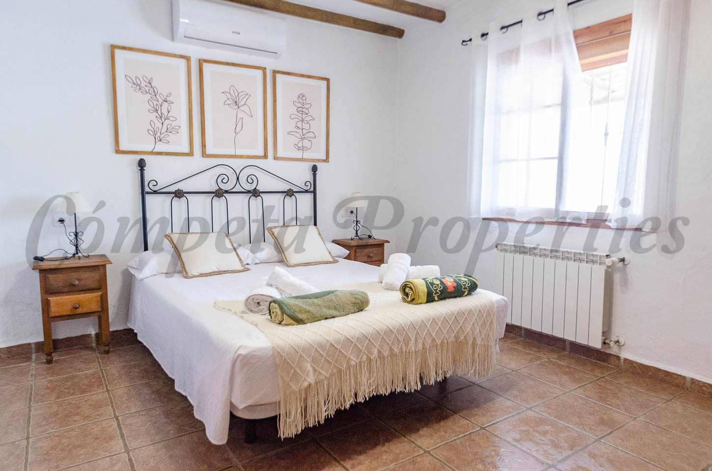 Finca/Maison de Campagne de 3 chambres à louer à Competa avec piscine garage - 1 300 € (Ref: 9993620)