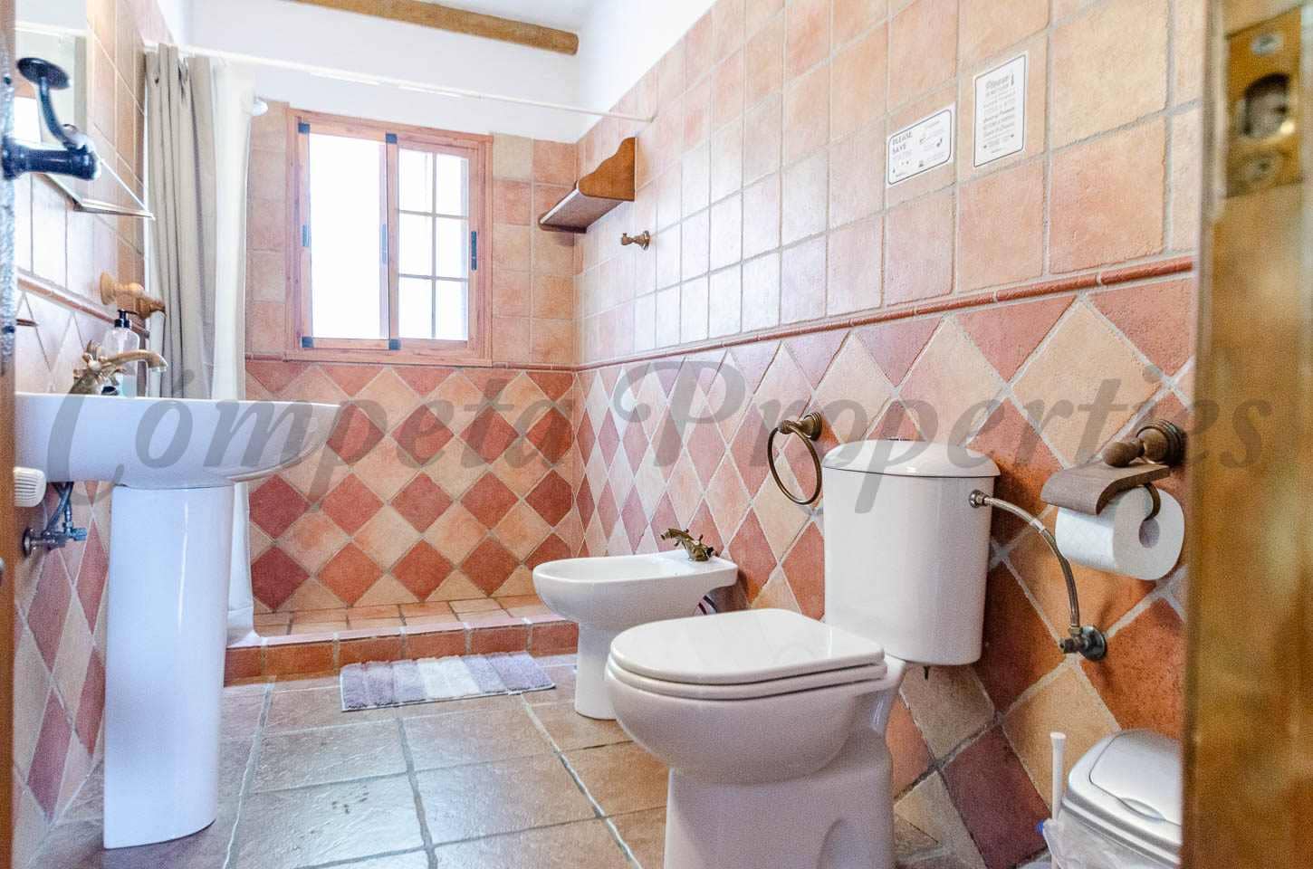 Finca/Maison de Campagne de 3 chambres à louer à Competa avec piscine garage - 1 300 € (Ref: 9993620)
