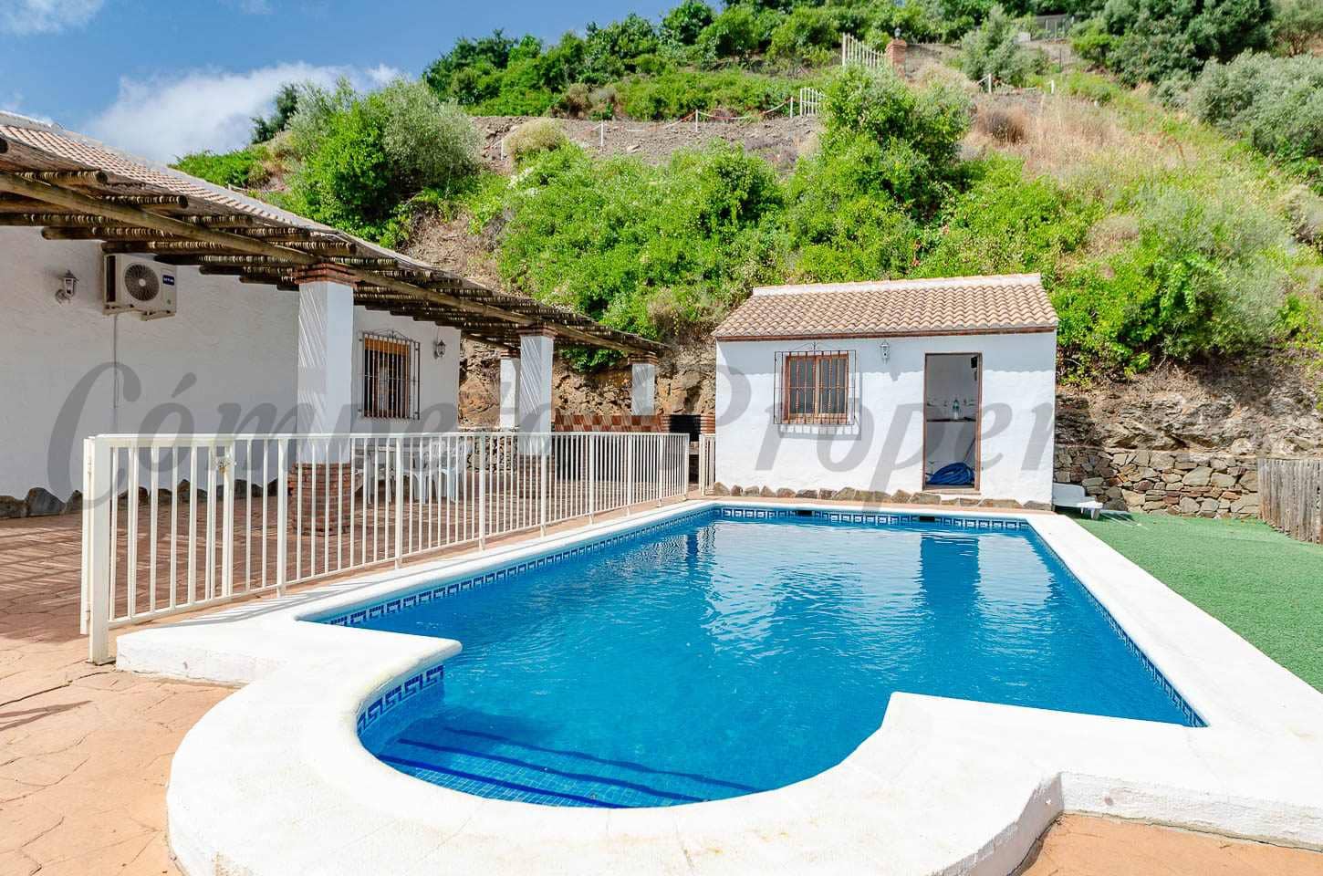 Finca/Maison de Campagne de 3 chambres à louer à Competa avec piscine garage - 1 300 € (Ref: 9993620)