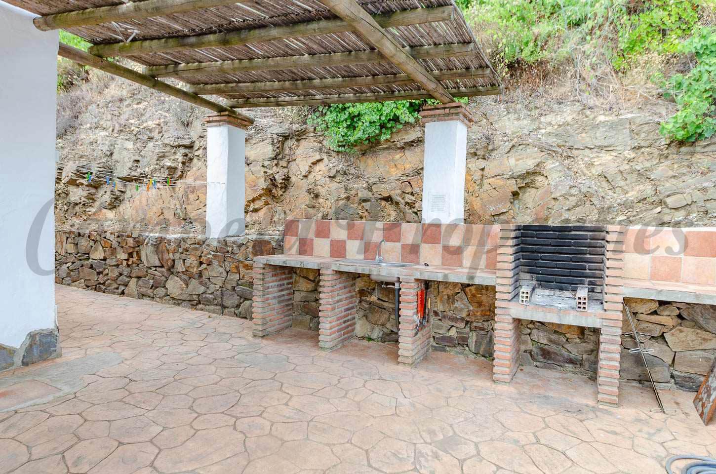 Finca/Maison de Campagne de 3 chambres à louer à Competa avec piscine garage - 1 300 € (Ref: 9993620)