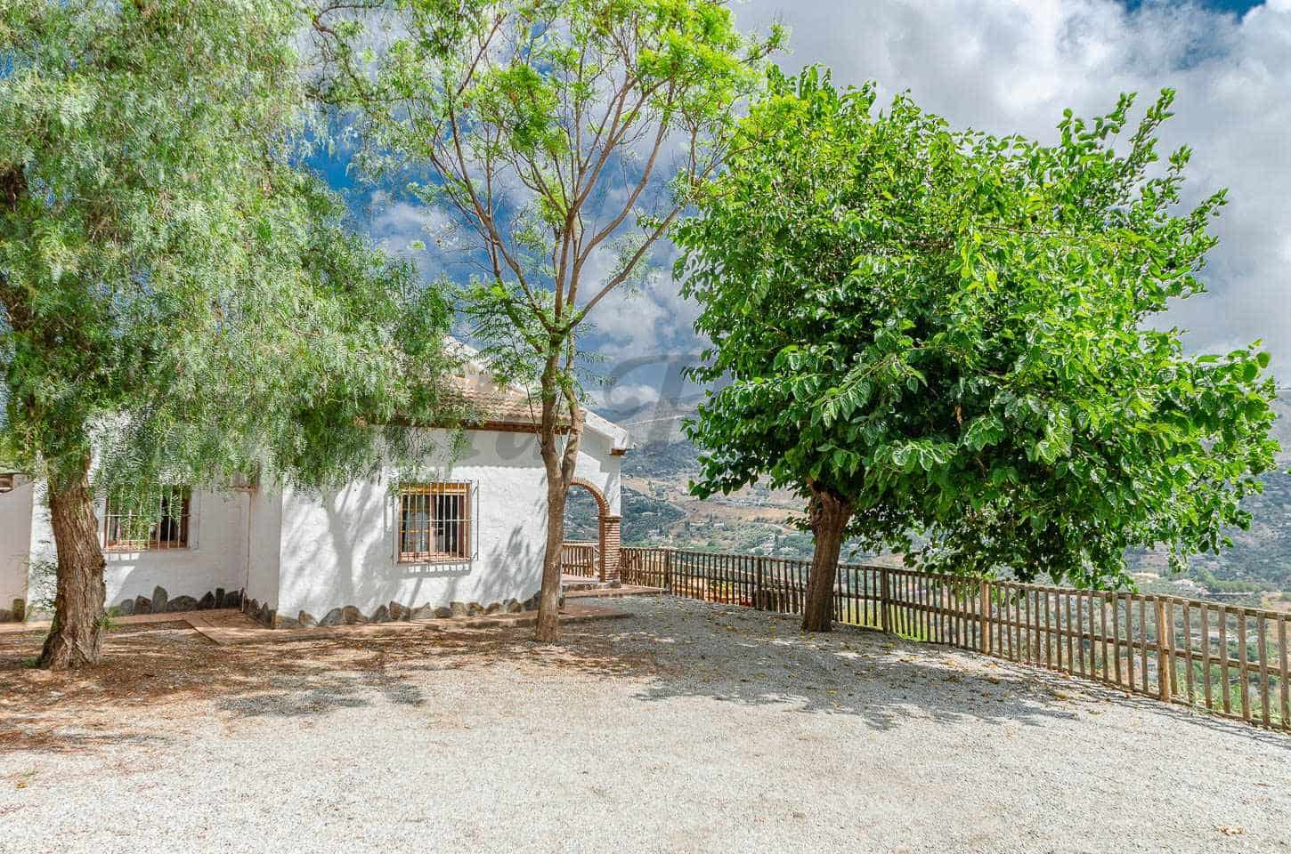 Finca/Maison de Campagne de 3 chambres à louer à Competa avec piscine garage - 1 300 € (Ref: 9993620)