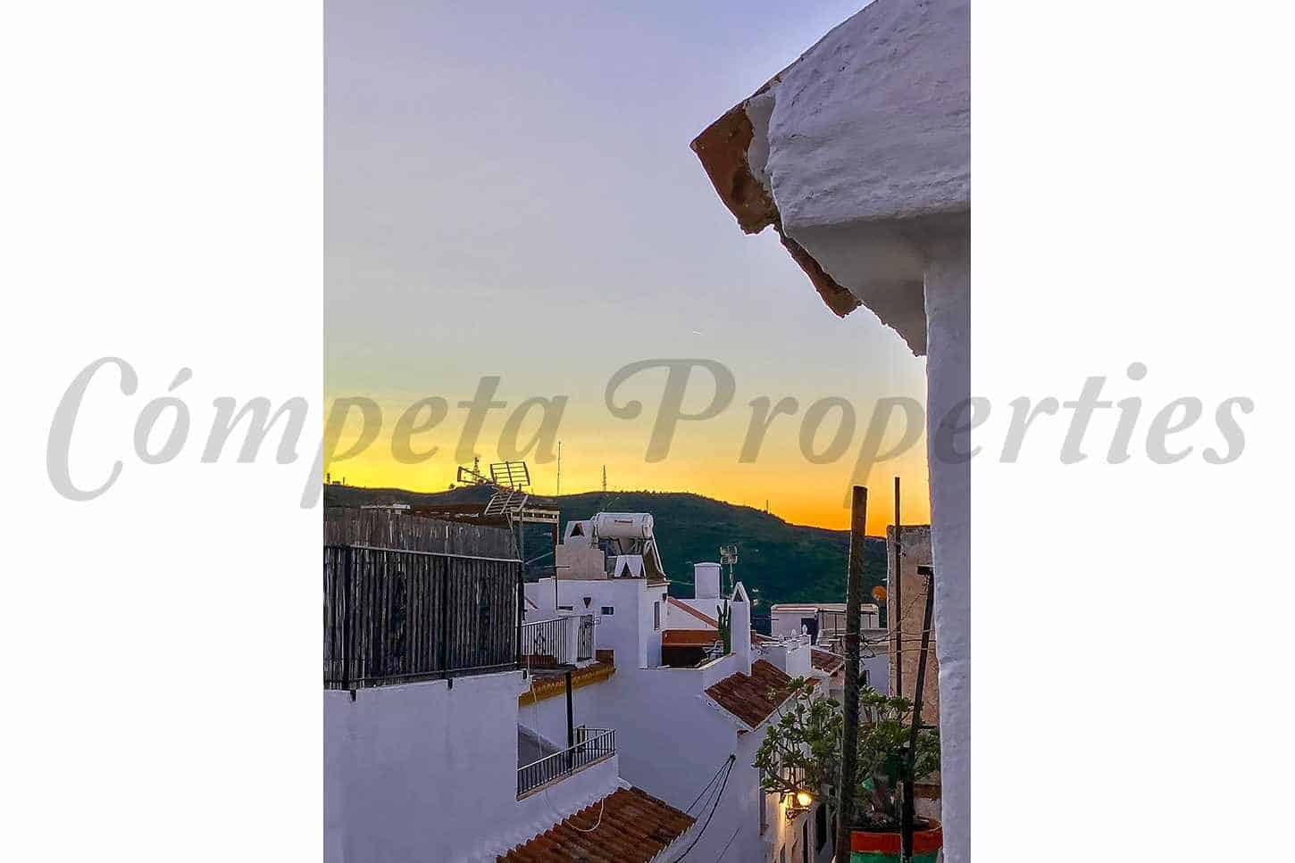 Casa de 2 habitaciones en Torrox en venta - 105.000 € (Ref: 9997723)