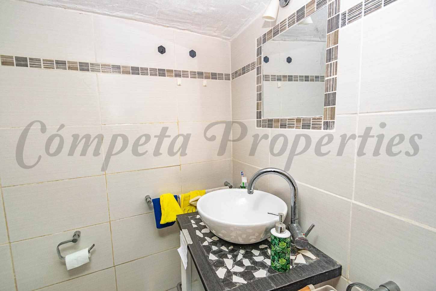 Casa de 2 habitaciones en Torrox en venta - 105.000 € (Ref: 9997723)