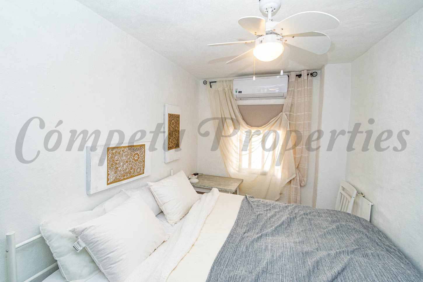 Casa de 2 habitaciones en Torrox en venta - 105.000 € (Ref: 9997723)