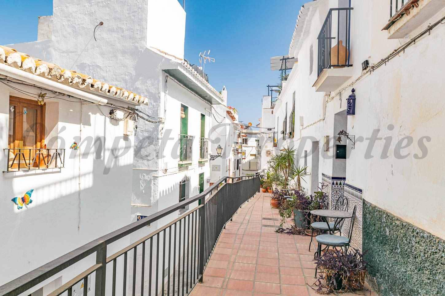 Casa de 2 habitaciones en Torrox en venta - 105.000 € (Ref: 9997723)
