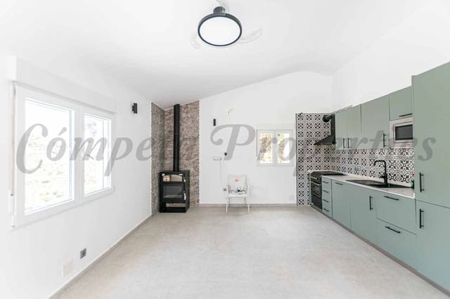 Chalet de 2 habitaciones en Sayalonga en alquiler con piscina - 1.875 € (Ref: 9997766)