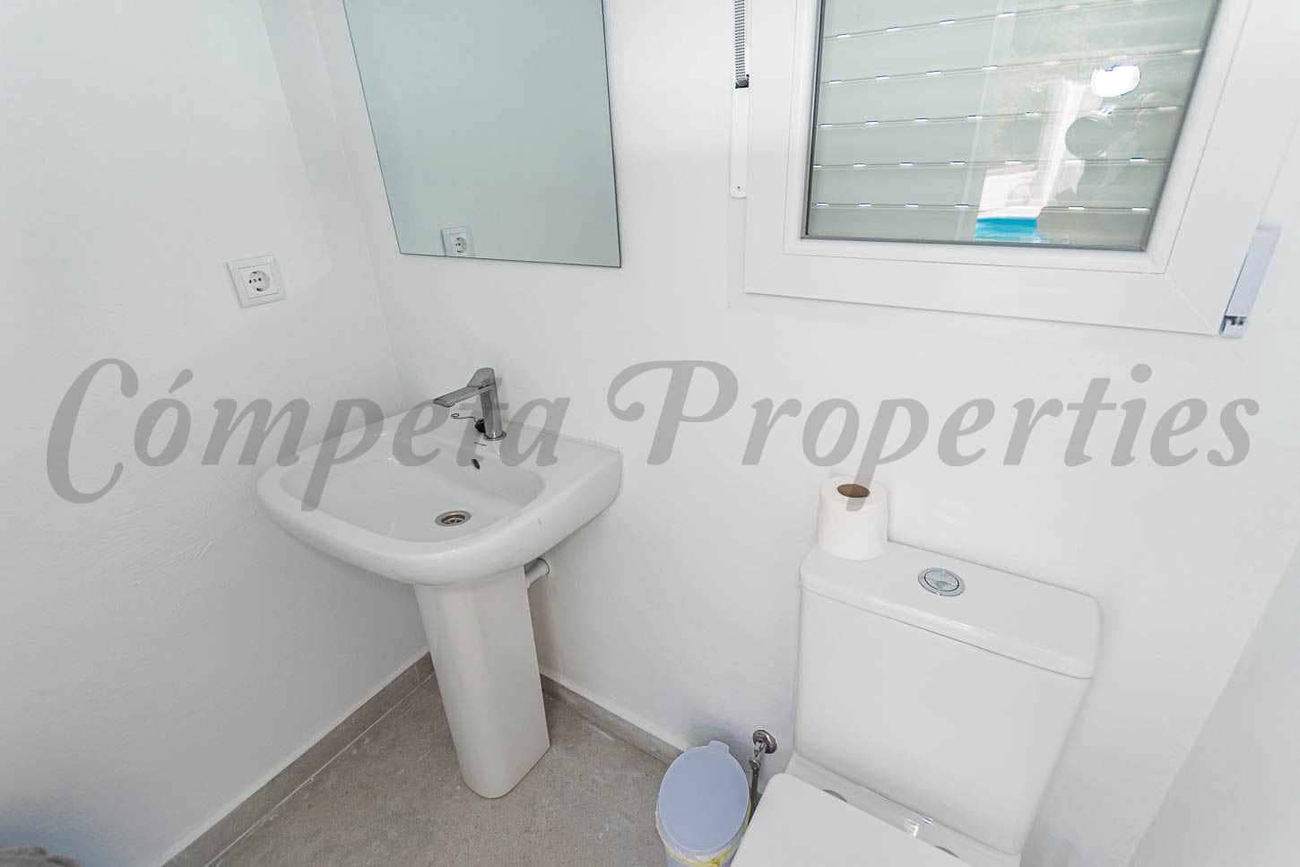 Villa/Maison de 2 chambres à louer à Sayalonga avec piscine - 1 875 € (Ref: 9997766)