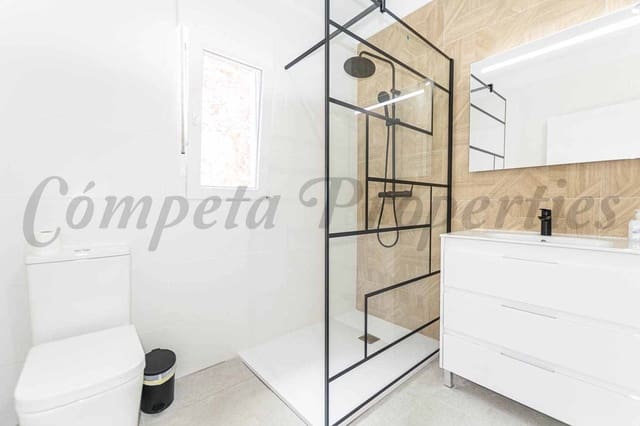 Chalet de 2 habitaciones en Sayalonga en alquiler con piscina - 1.875 € (Ref: 9997766)