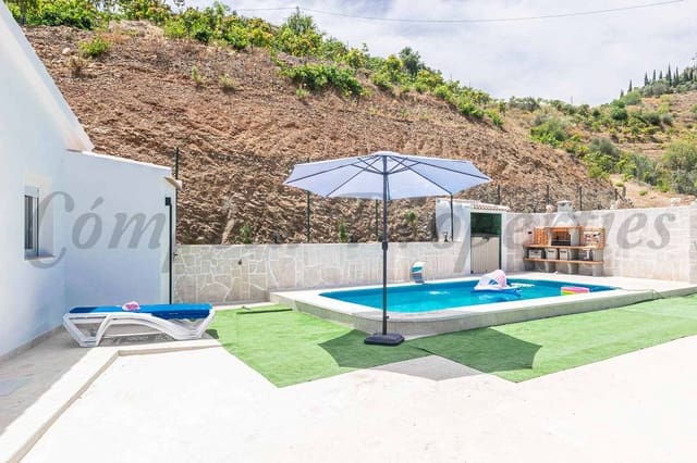 Chalet de 2 habitaciones en Sayalonga en alquiler con piscina - 1.875 € (Ref: 9997766)