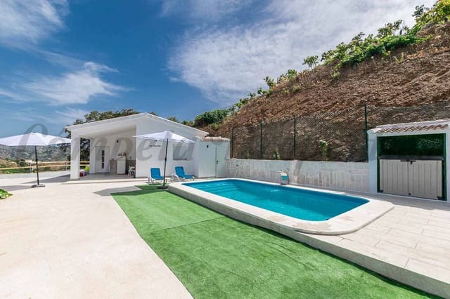 Chalet de 2 habitaciones en Sayalonga en alquiler con piscina - 1.875 € (Ref: 9997766)
