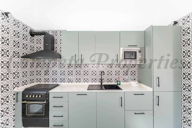 Chalet de 2 habitaciones en Sayalonga en alquiler con piscina - 1.875 € (Ref: 9997766)