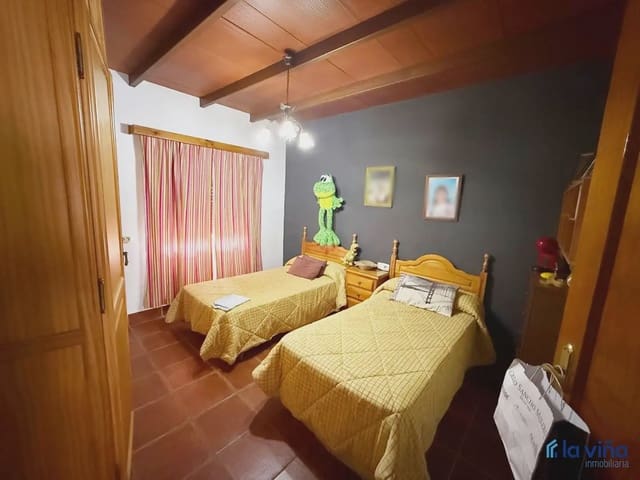 Finka/Dom wiejski na sprzedaż w Antequera - 249 000 € (Ref: 10001000)