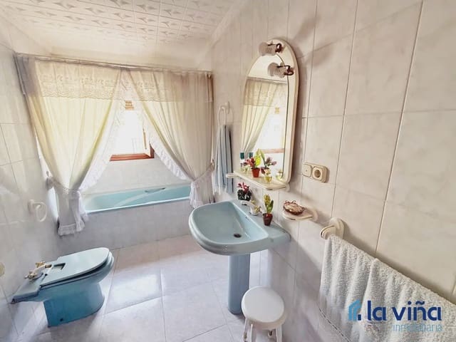 9 makuuhuone Omakotitalo myytävänä paikassa Villanueva de Tapia - 179 000 € (Ref: 10026009)