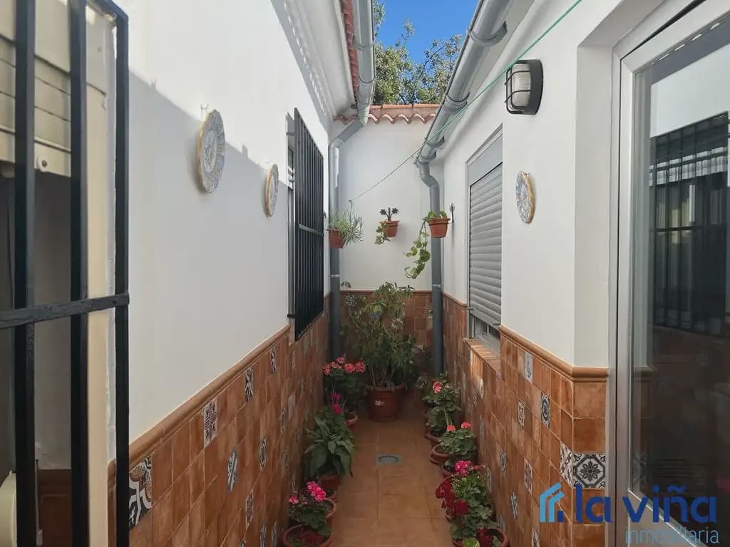 4 bedroom Townhouse for sale in Humilladero - € 136,500 (Ref: 10034350)