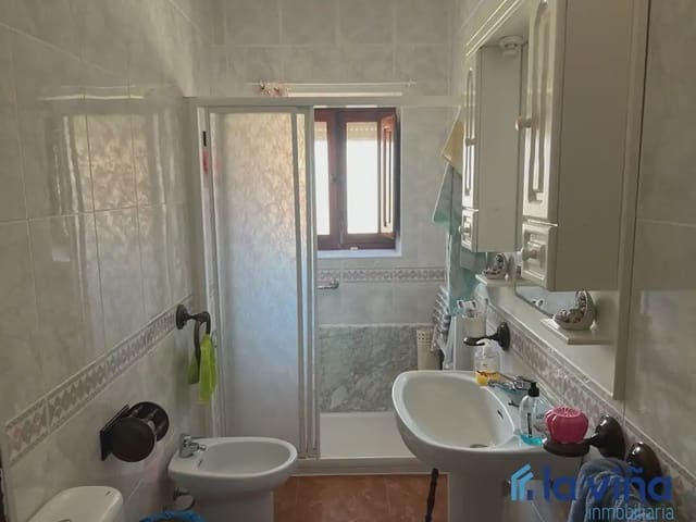 4 slaapkamer Huis te koop in Humilladero - € 136.500 (Ref: 10034350)