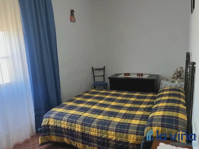 4 slaapkamer Huis te koop in Humilladero - € 136.500 (Ref: 10034350)