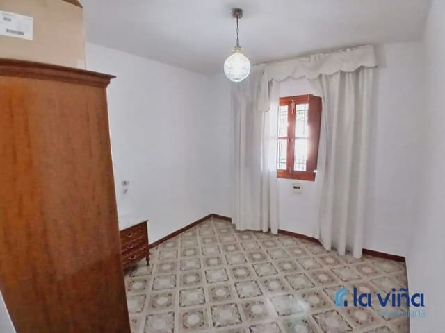 Casa de 4 habitaciones en Villanueva de Algaidas en venta - 109.000 € (Ref: 10080163)