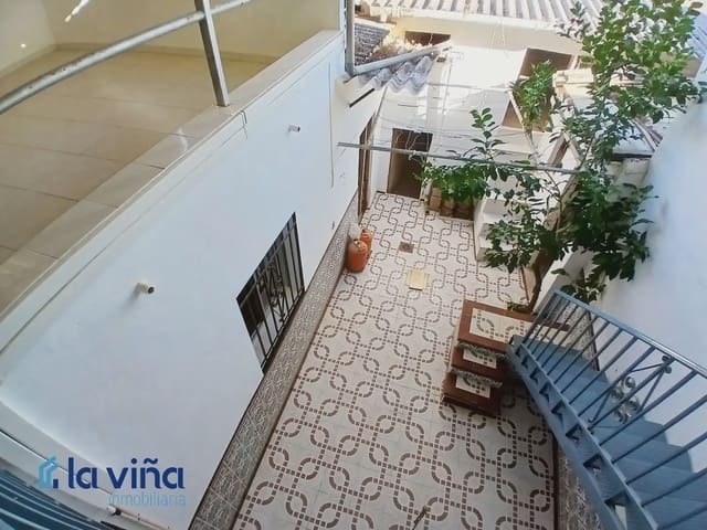 Casa de 4 habitaciones en Villanueva de Algaidas en venta - 109.000 € (Ref: 10080163)