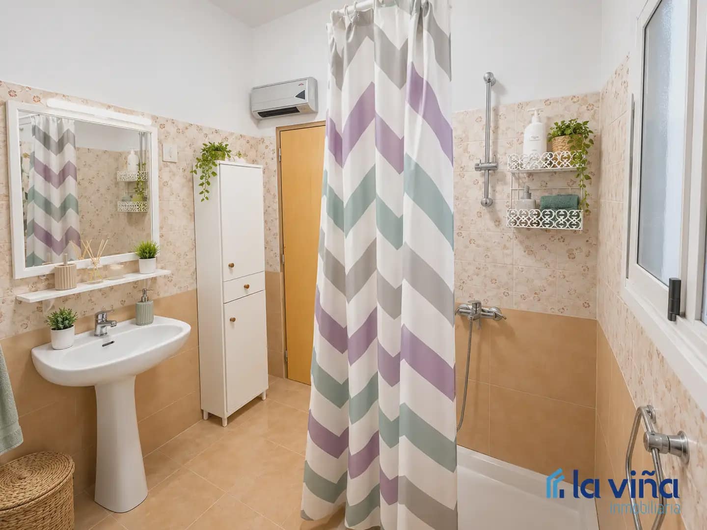 3 bedroom Townhouse for sale in La Roda de Andalucia - € 120,000 (Ref: 10103570)