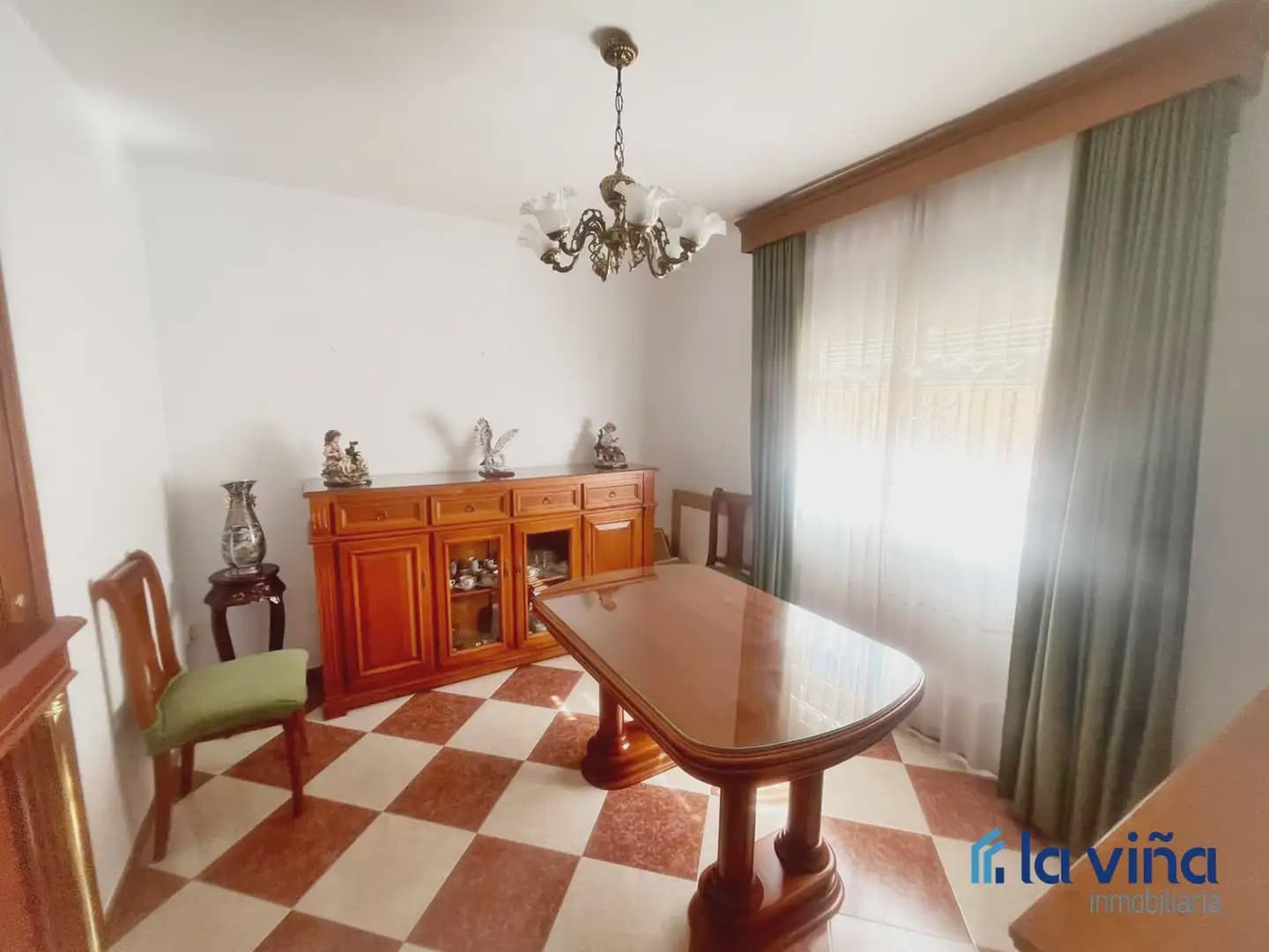 7 quarto Casa em Banda para venda em Campillos com garagem - 210 000 € (Ref: 10118482)