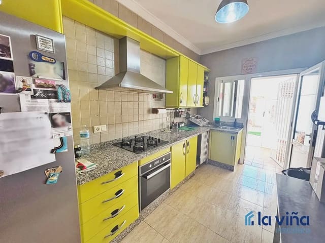 3 slaapkamer Huis te koop in Humilladero met garage - € 186.000 (Ref: 10167876)